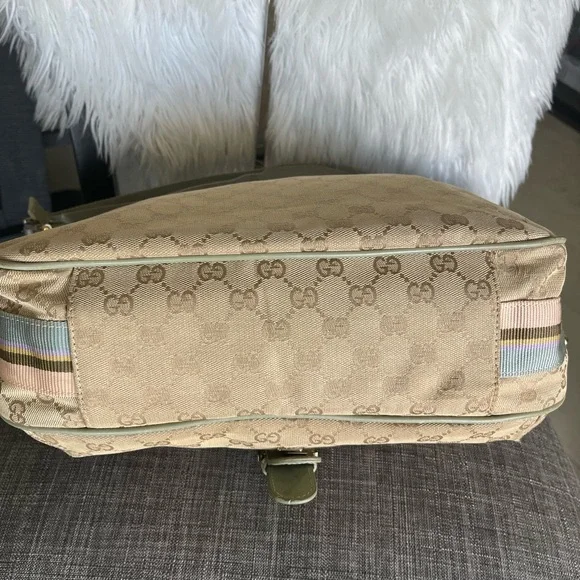 Gucci Beige and Olive Shoulder Bag - Picture 7 of 16
